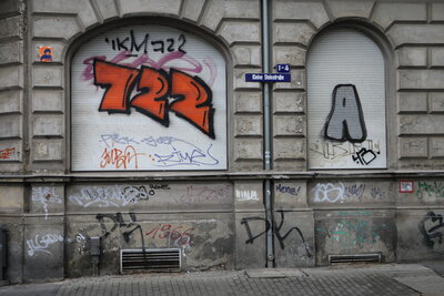 722  (2)