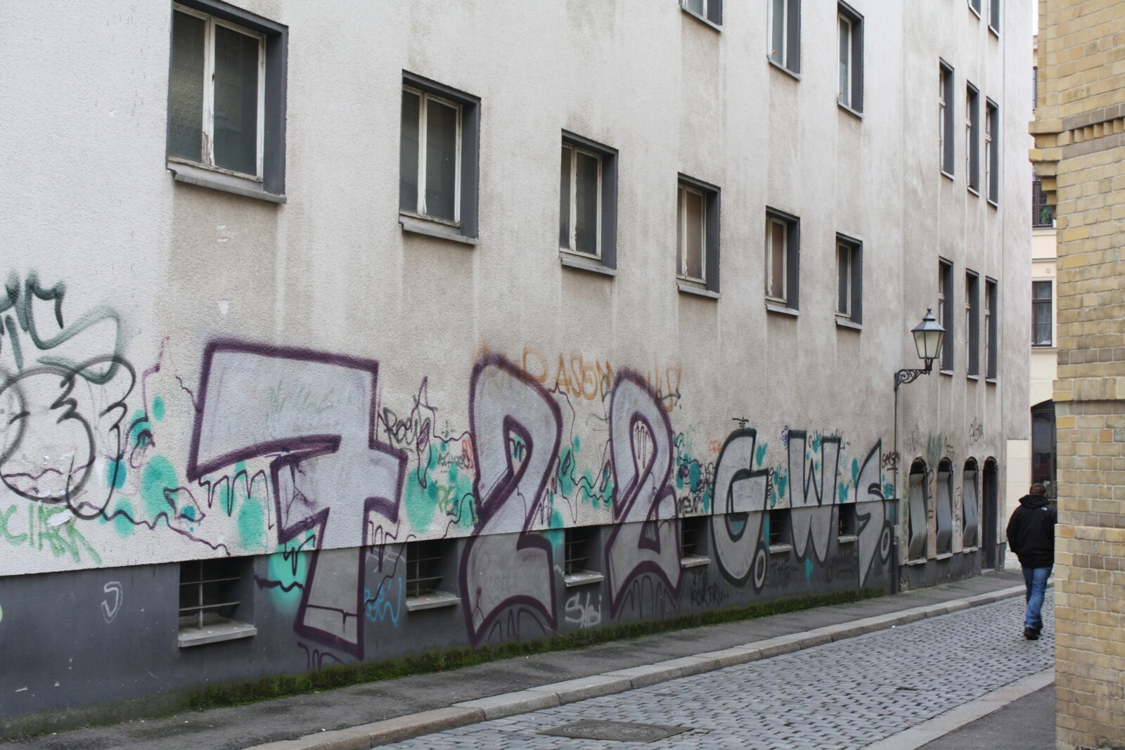 722  (5)