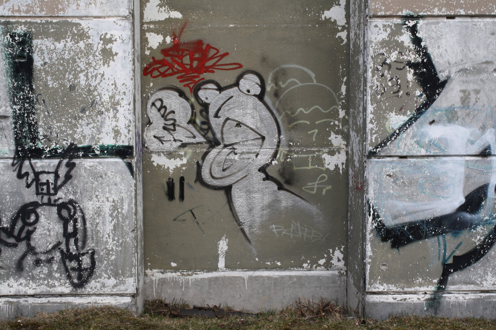Graffiti bildlich: quakender Frosch