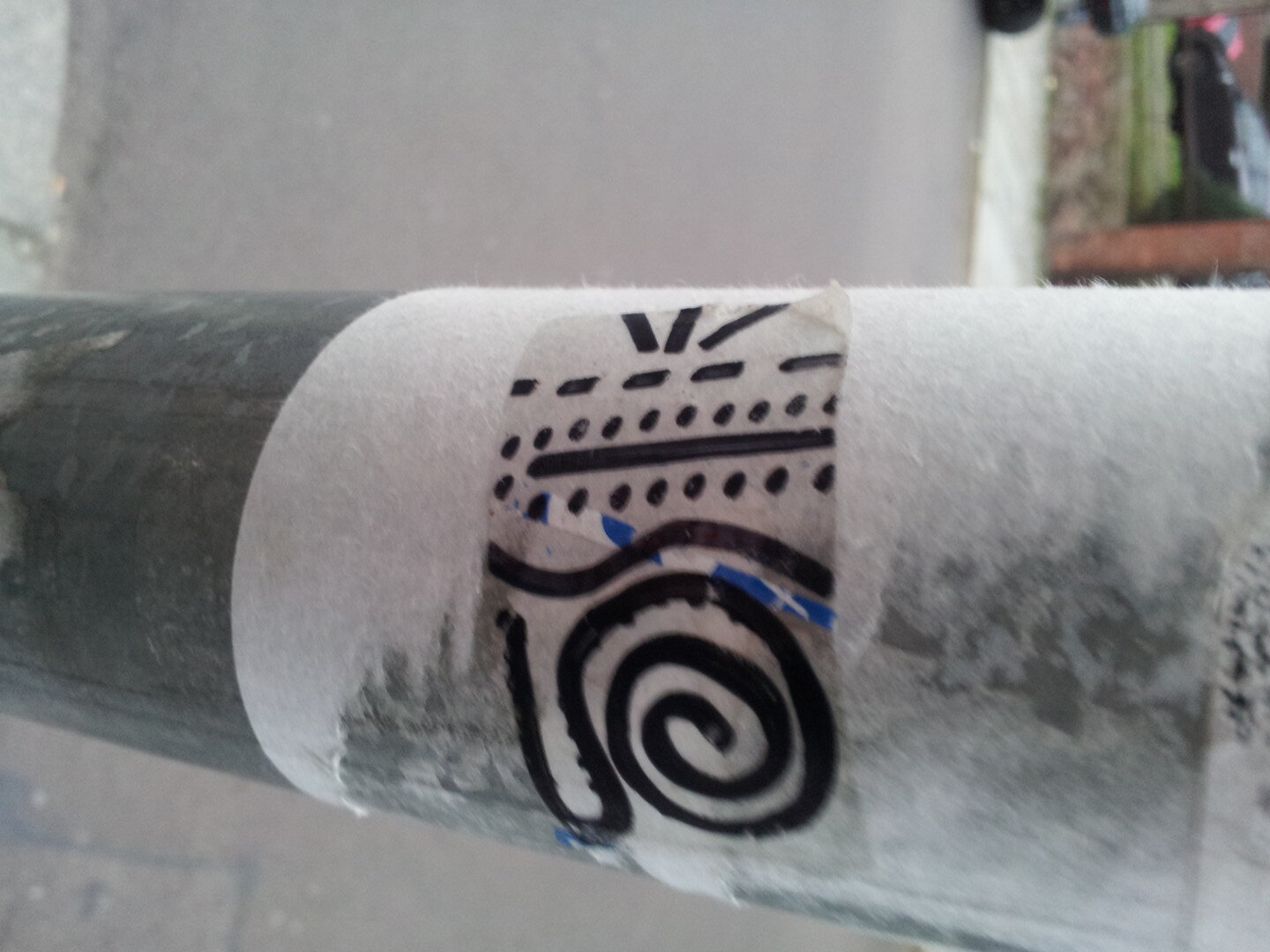 Kuss am Kiosk