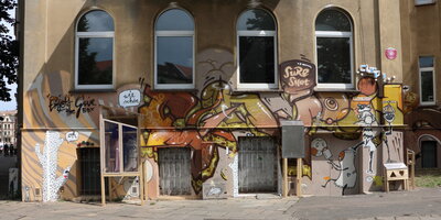 August-Bebel-Platz, Ecke Martha-Brautzsch-Straße