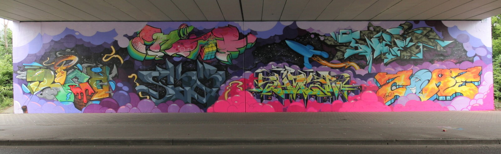 Unter der Brücke: Holzplatz Ostseite