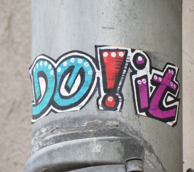 TU ES-Sticker 13.