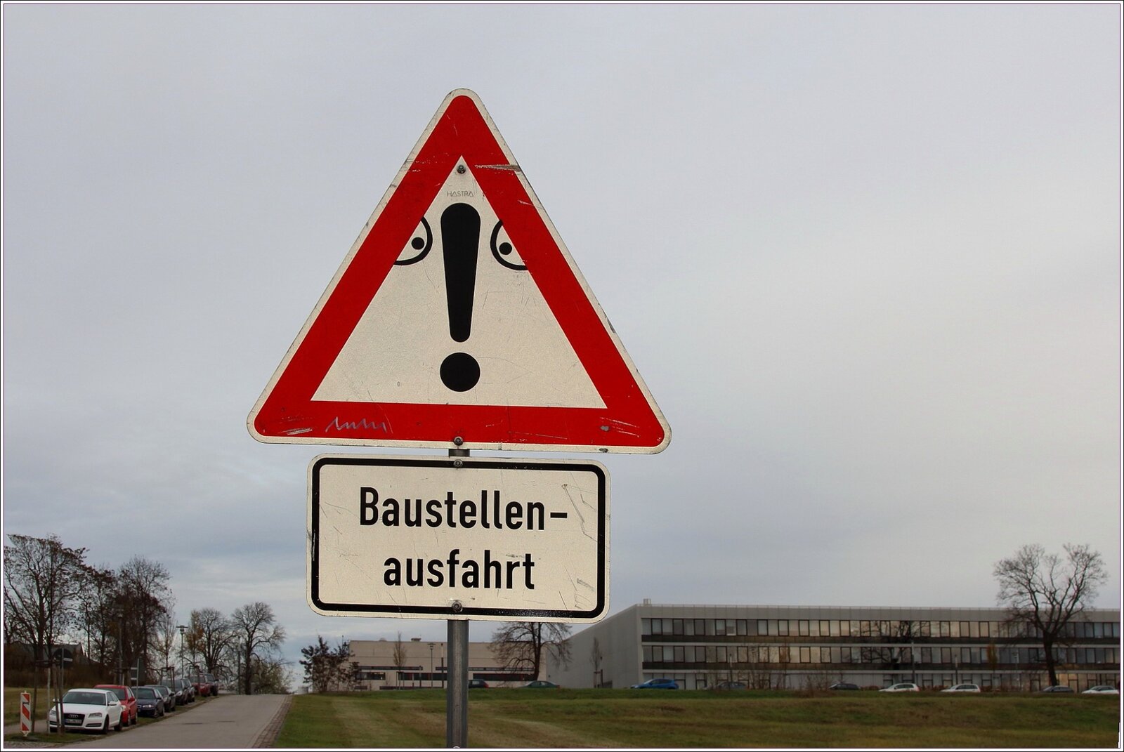 baustellenschild-gynti