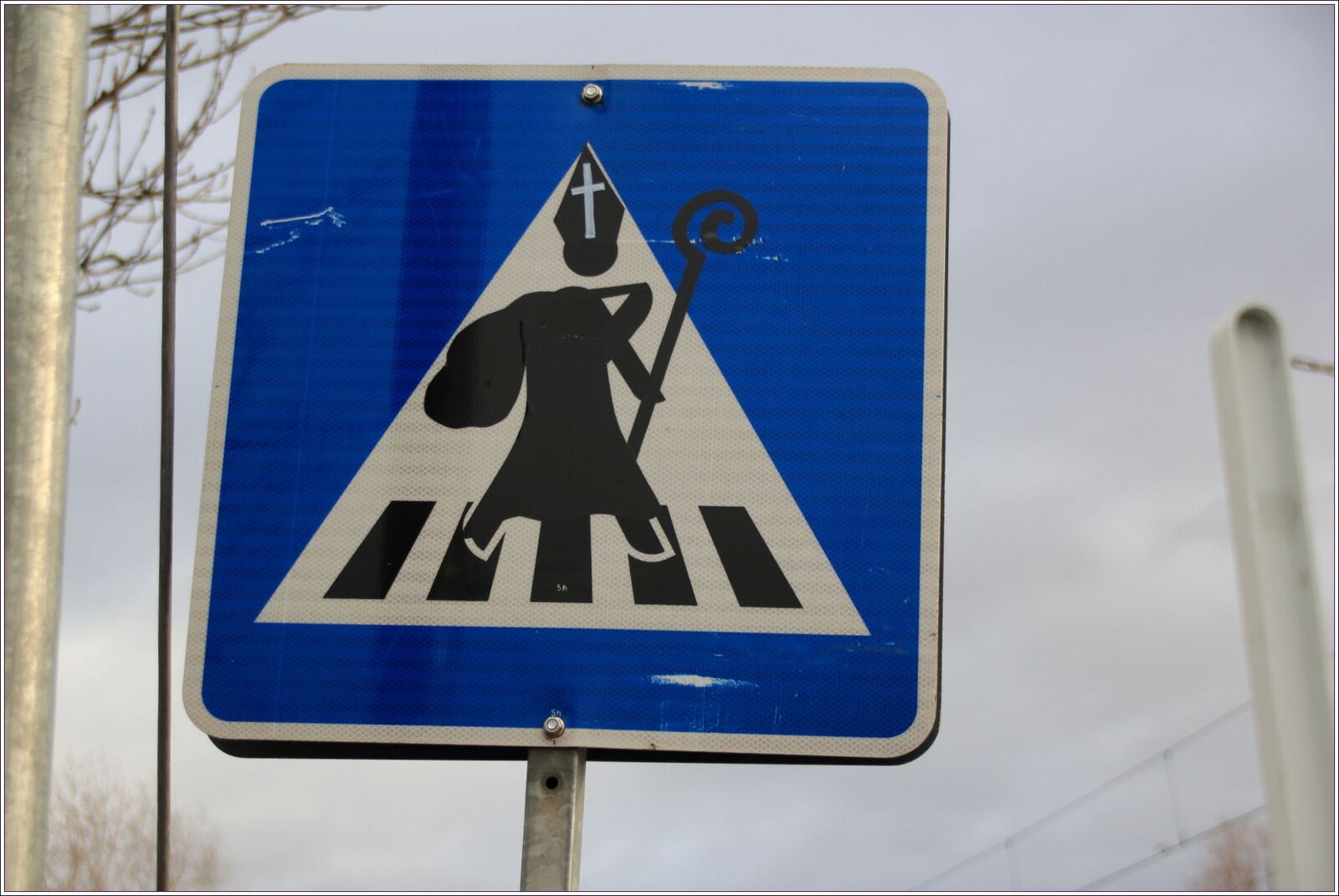 15-fusga%cc%88ngeru%cc%88berweg-mit-santa