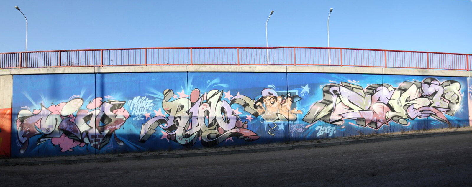 Galerie Europachaussee (24): Himmelblau...