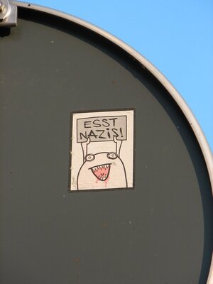 Esst Nazis – Sticker