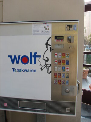 Gesicht auf Tabakwarenautomat