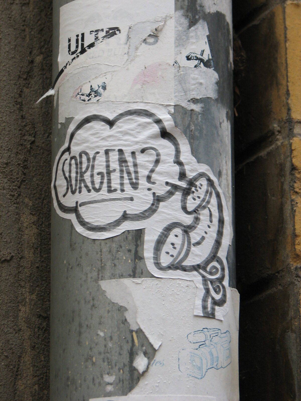 Sticker mit Telefonhörer, in einer Sprechblase steht "Sorgen?".